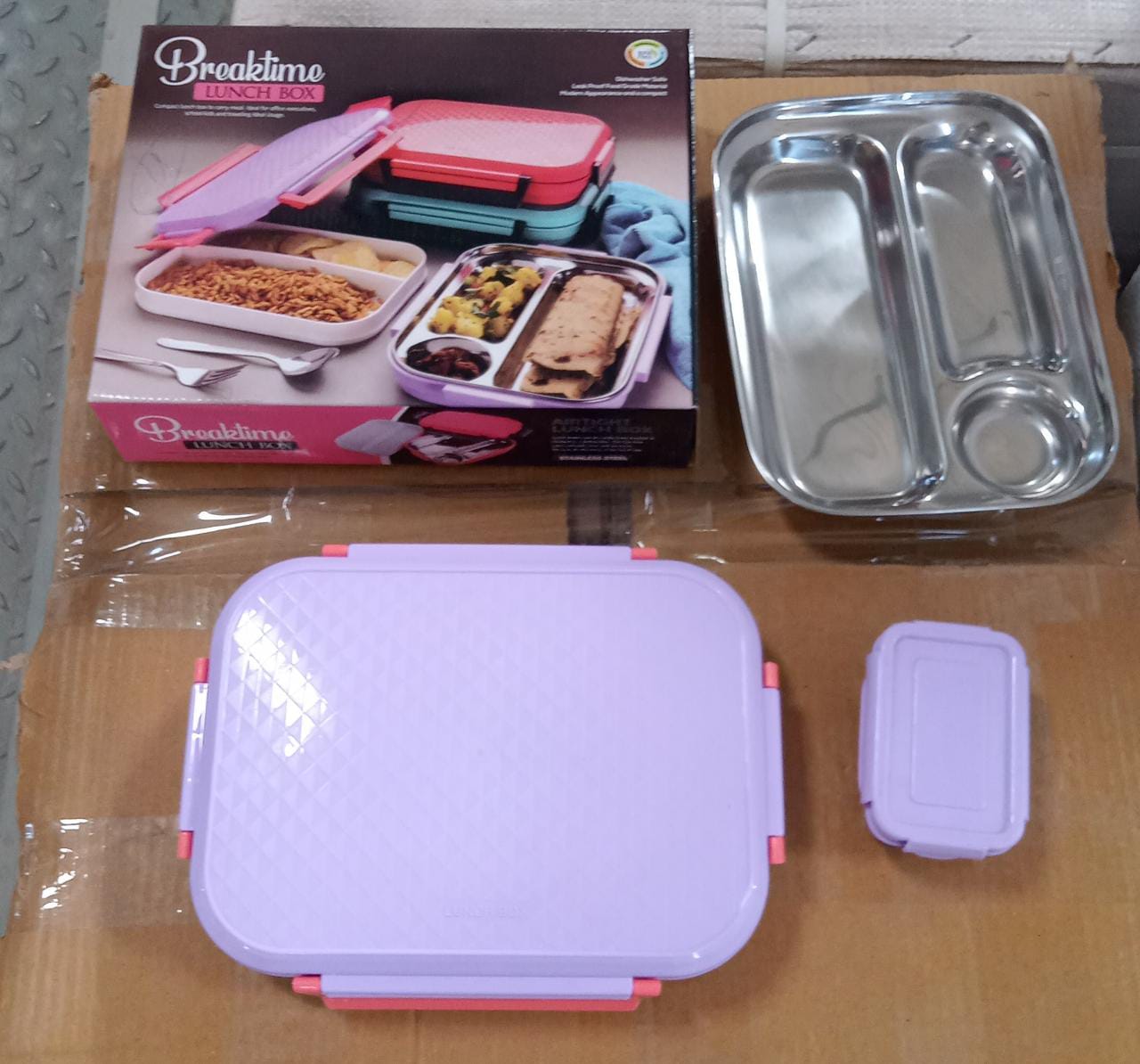 Kids lunch box, pink plastic, with steel plate, school use. Kids lunch box, pink plastic, with steel plate, school use.